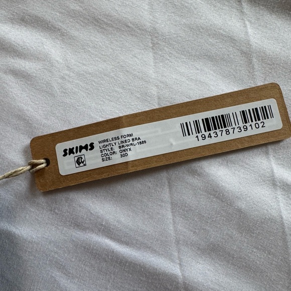 NWT Skims Wireless Bra size 30D ONYX - Picture 3 of 4